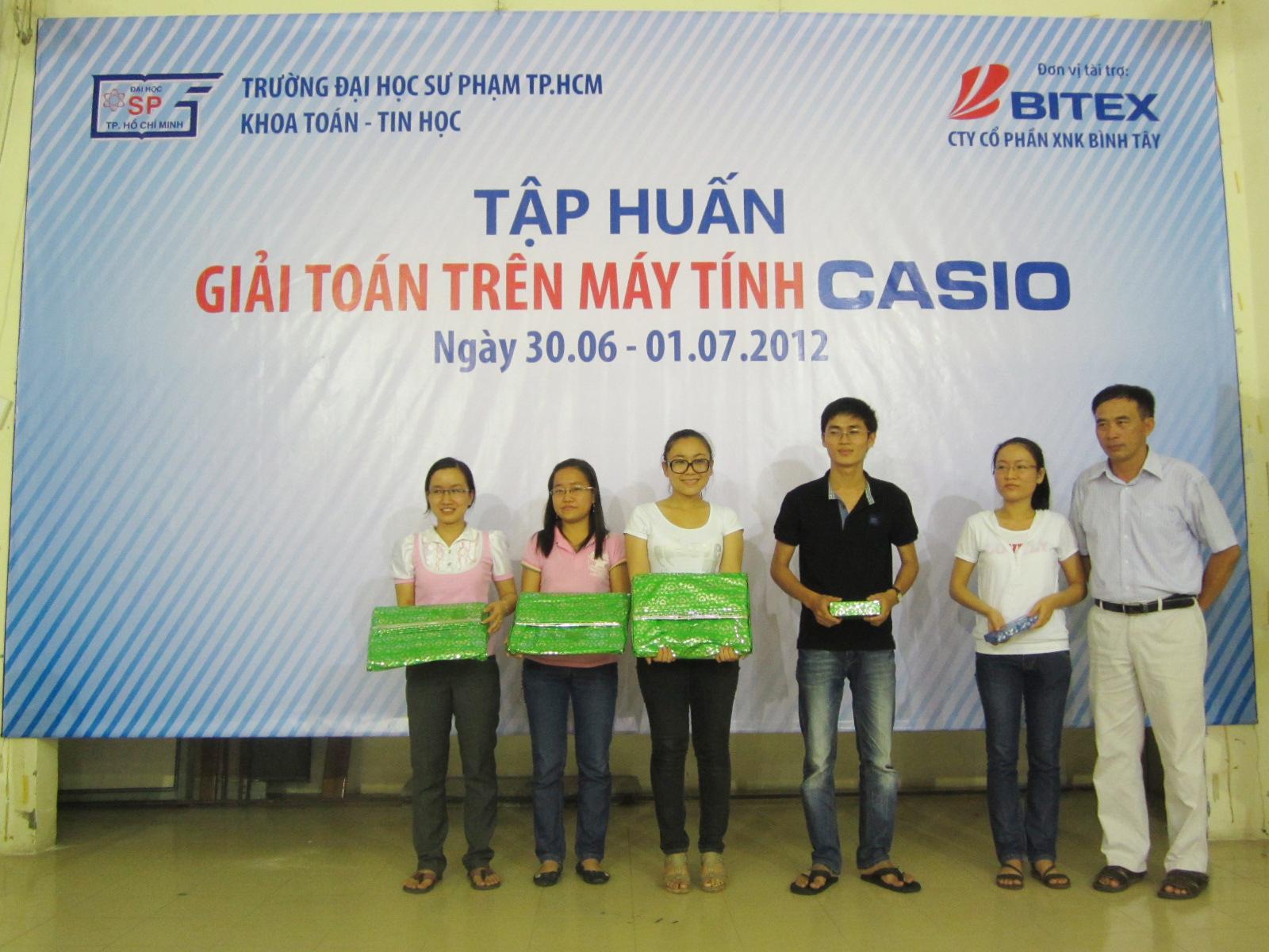 tap-huan-cho-s inh-vien-dhsp- giai-toan-tren -may-tinh-casi o-5.jpeg
