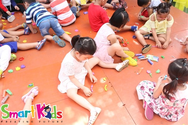 dung-cu-hoc-ta p-smartkids-16 .jpg