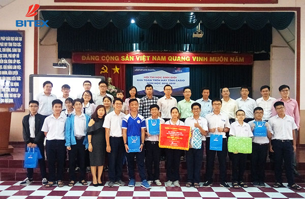 cuoc-thi-giai- toan-tren-may- tinh-casio-tru ong-thpt-nguye n-thuong-hien- tb-3.jpg