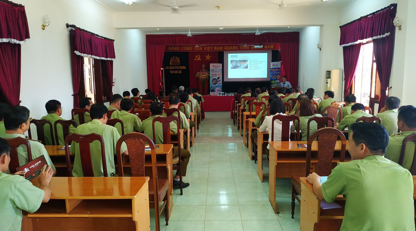 Chuyên gia BITEX tập huấn chống giả máy tính Casio cho công chức Cục QLTT Tỉnh Đắk Lắk, Đắk Nông