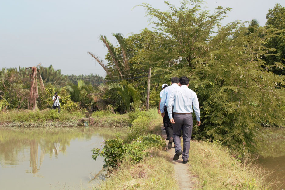 dong-hanh-giao -vien-vuot-kho -tro-lai-long- an-sau-dich-be nh-1.jpg