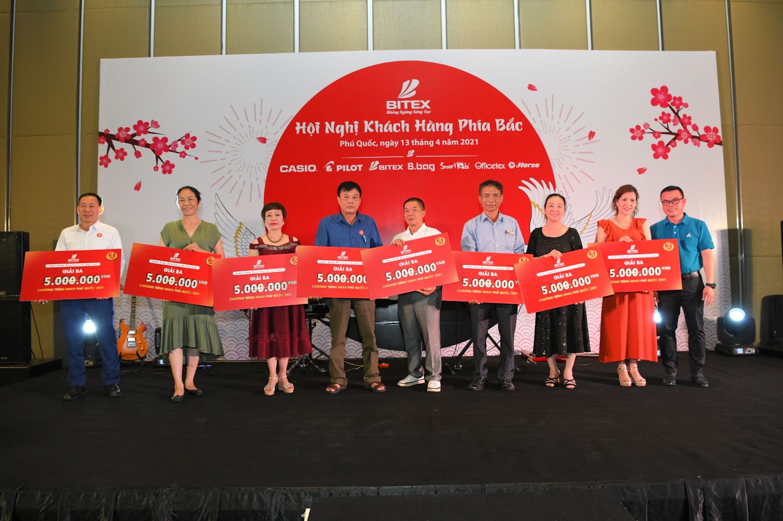 nha-phan-phoi- dai-ly-mien-ba c-du-hoi-nghi- khach-hang-202 1-cua-bitex-ta i-phu-quoc-15. JPG