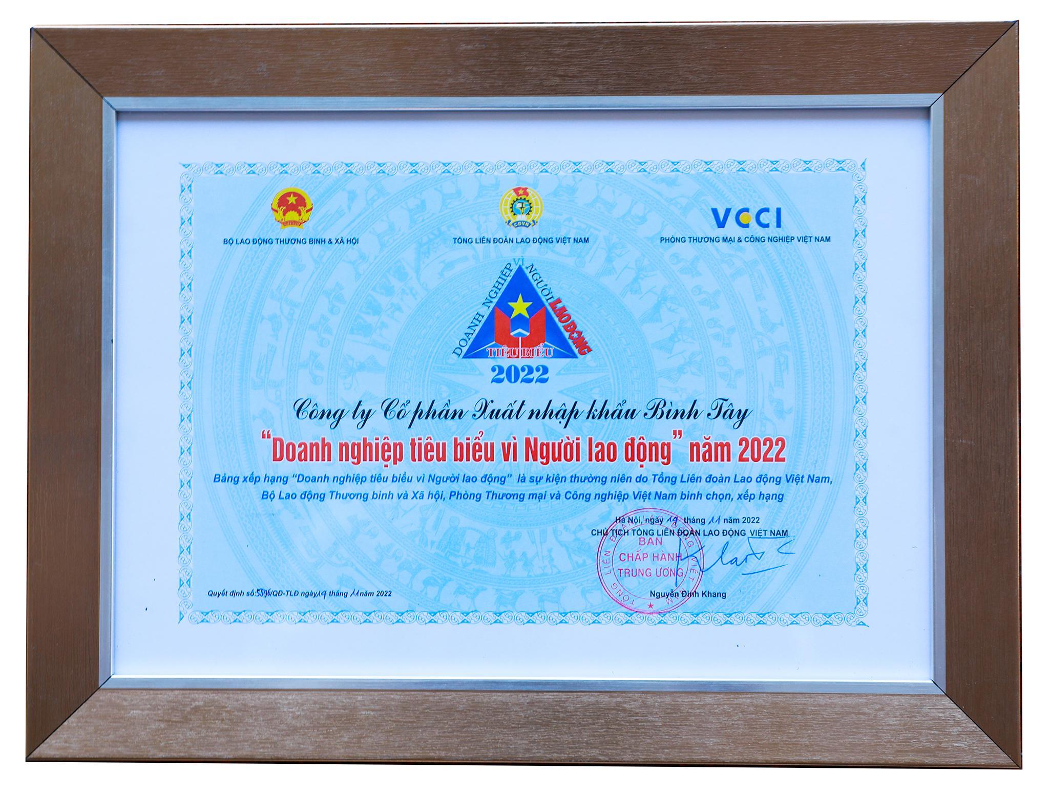 bitex-duoc-vin h-danh-giai-th uong-doanh-ngh iep-tieu-bieu- vi-nguoi-lao-d ong-2022-3.jpg