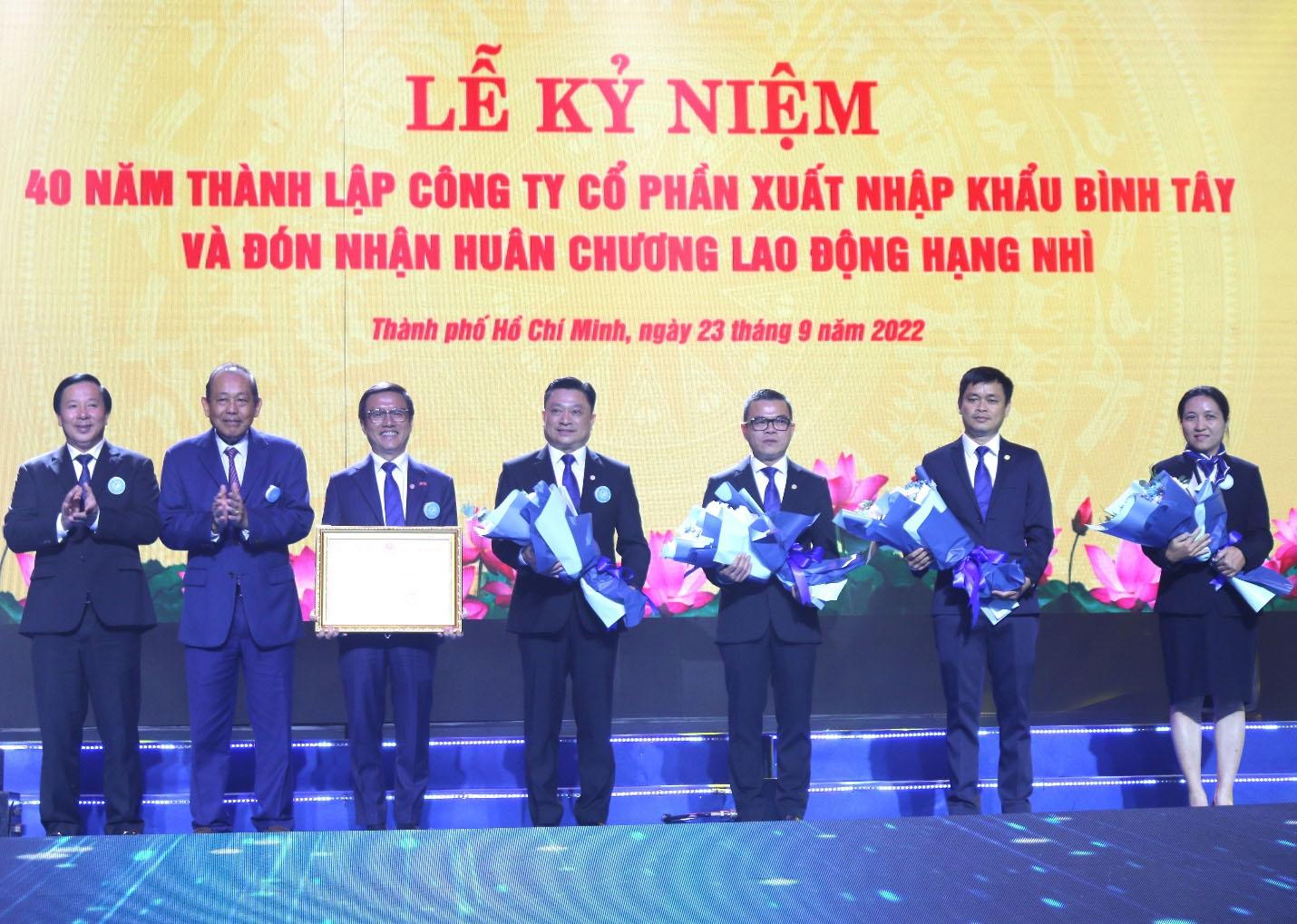 Công ty Bitex kỷ niệm 40 năm thành lập, đón nhận Huân chương Lao động hạng Nhì