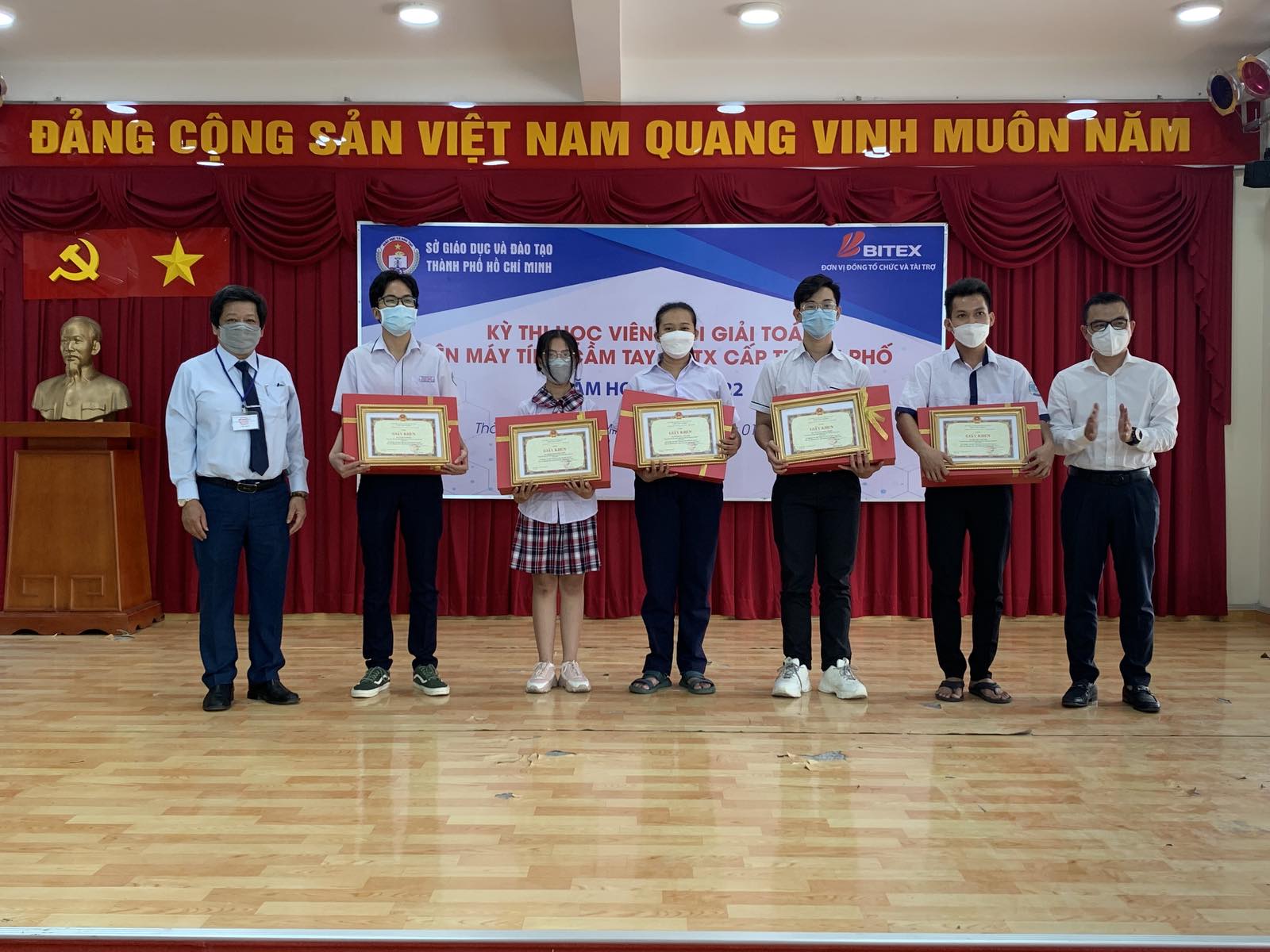 ky-thi-giai-to an-tren-may-ti nh-cam-tay-cas io-cap-thanh-p ho-khoi-giao-d uc-thuong-xuye n-4.jpeg